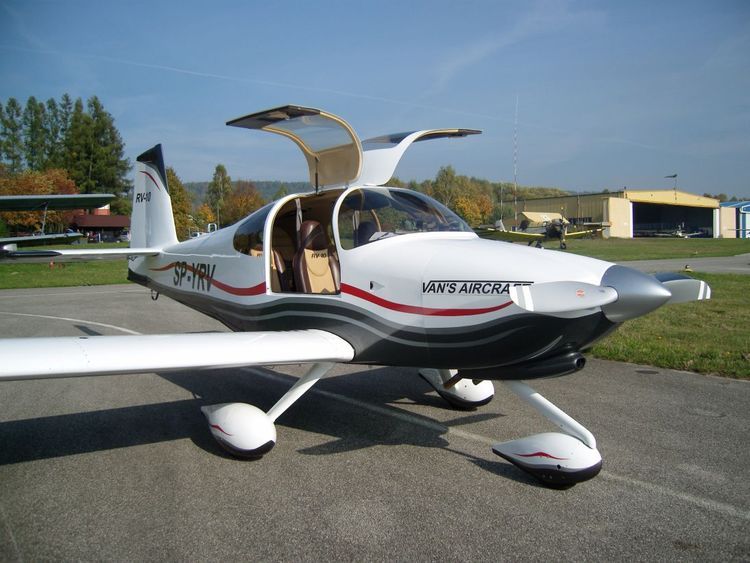 Pictures of Vans RV Aircraft: RV-10